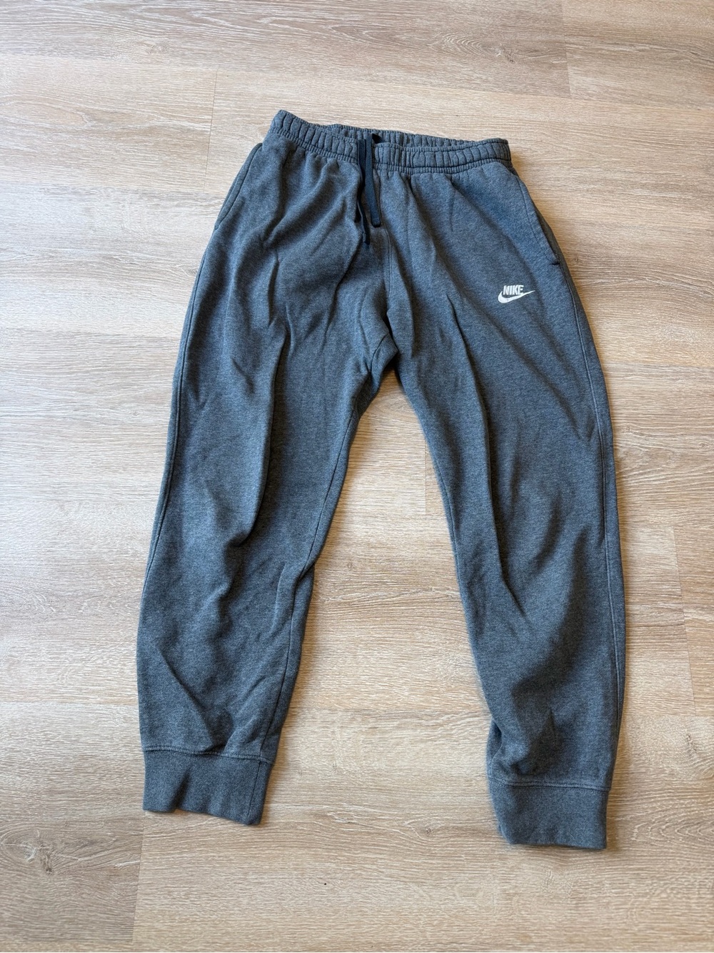 Nike Charcoal Gray Men's Fleece Joggers with White Swoosh size small